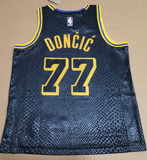 Maillot de Basket 77 Doncic Lakers 23-24 Special Noir - Cliquez sur l'image pour la fermer