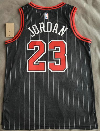 Maillot Basket 23 Jordan Bulls Noir avec Stripe