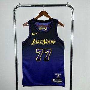 Maillot 77 Doncic Lakers 2024-25 City Edition violet