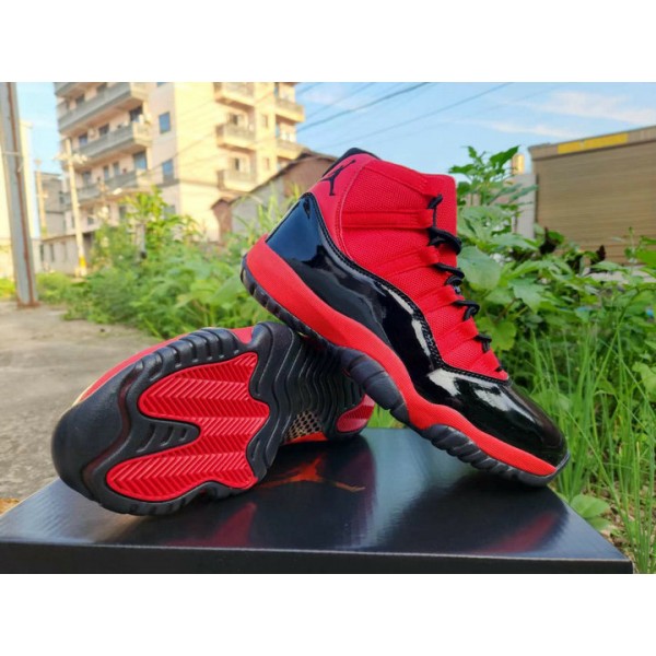 Air Jordan 11 Retro Chaussures pour hommes rouges et noires