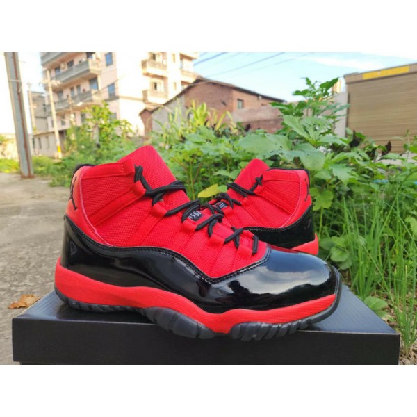 Air Jordan 11 Retro Chaussures pour hommes rouges et noires